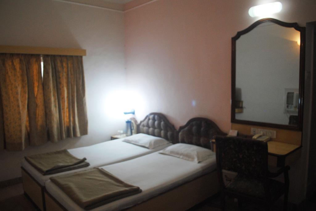 Hôtel Padma à Purî Extérieur photo