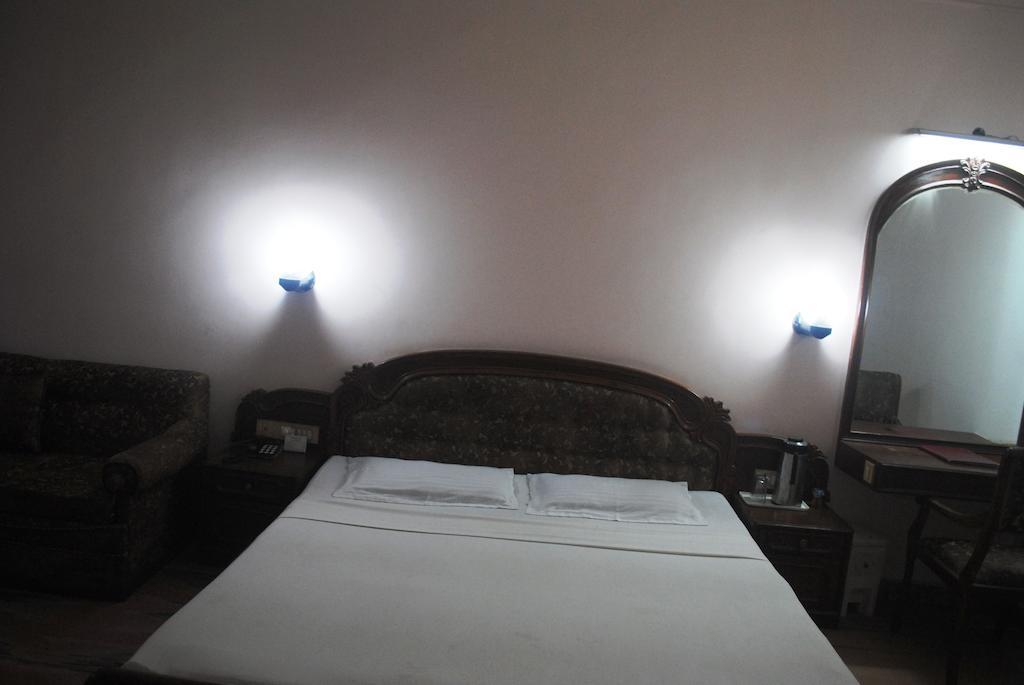 Hôtel Padma à Purî Extérieur photo