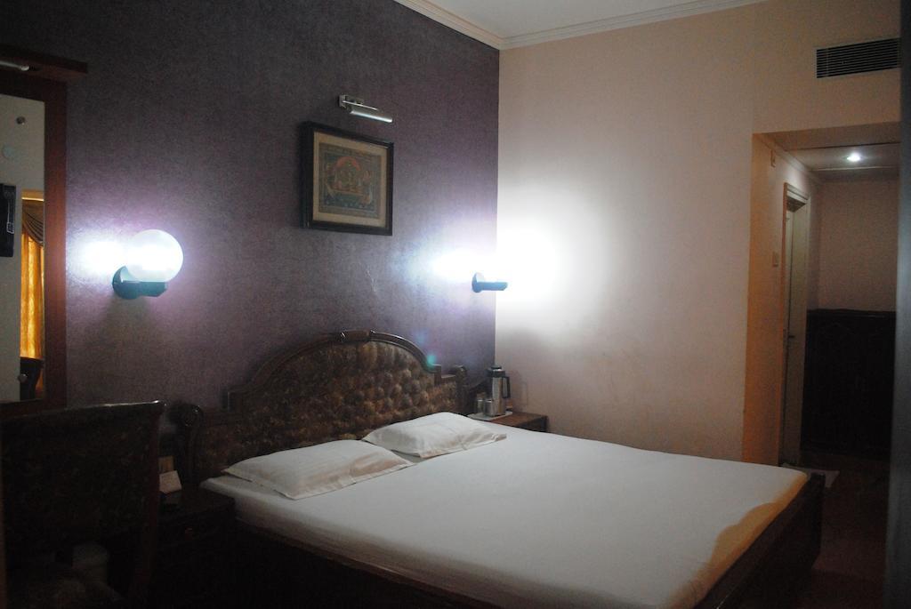 Hôtel Padma à Purî Extérieur photo